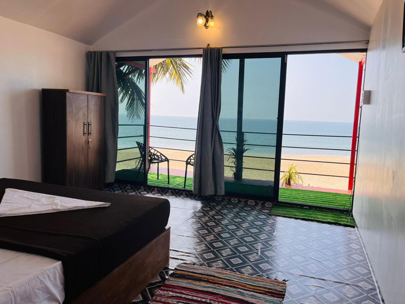 Casa Fiesta Sea Front Beach Huts Patnem Beach Exterior foto